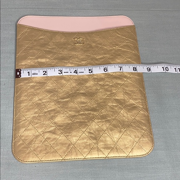 Chanel Metallic Gold IPad / Tablet Sleeve New - Picture 6 of 10